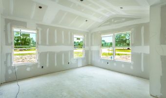 215 15th St, Apalachicola, FL 32320
