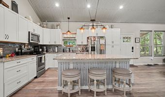 125 Rolling Hills Blvd, Alvord, TX 76225