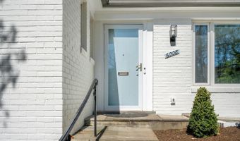 6008 BENALDER Dr, Bethesda, MD 20816