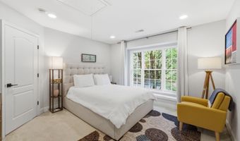 705 N ASHTON St, Alexandria, VA 22312