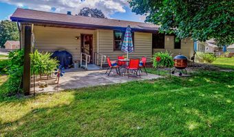 111 Sandburg Ct, Ames, IA 50014