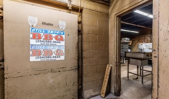 212 S Hickory St, Abbott, TX 76621