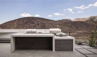 692 Scenic Cliff Dr, Henderson, NV 89012