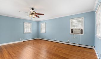 149 9th St, Belford, NJ 07718