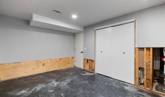 4034 Danbury St, Bel Aire, KS 67220