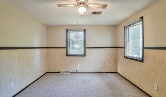 831 W Gebhard Ln, Alden, NY 14004