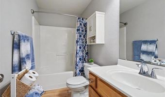 1000 Kathys Ct, Baldwin City, KS 66006