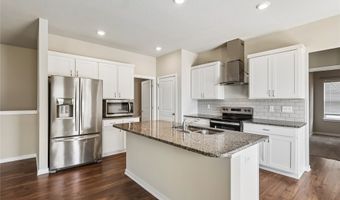 1112 32nd St SE, Altoona, IA 50009