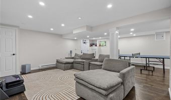 194 Council Rock Rd, Cranston, RI 02921