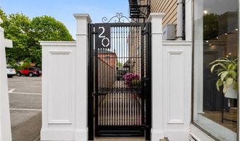 18 State St 5, Bristol, RI 02809
