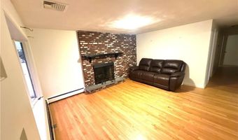 8 Ashby St, Johnston, RI 02919