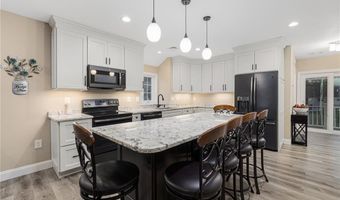 365 W Wrentham Rd, Cumberland, RI 02864
