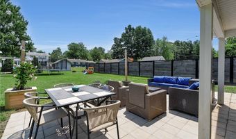 22 Franklin Dr, Angola, NY 14006