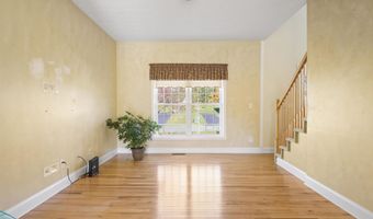 16 Summit Rd, Bedford, NH 03110