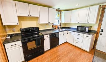 14 Helen St, Auburn, ME 04210
