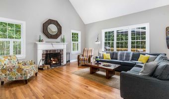 11 Mcafee Farm Rd, Bedford, NH 03110