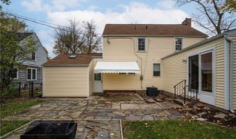 66 Bissell Dr, Amherst, NY 14226