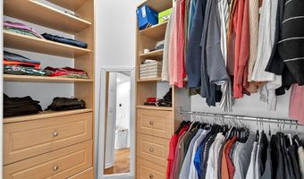 34 MARINA Dr, Bayonne, NJ 07002