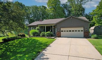 86 Carl Dr NE, Ada, MI 49301