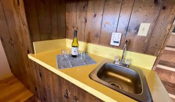 405 Skyline Dr, Arnold, CA 95223