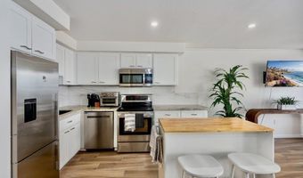 190 Del Mar Shrs 7, Solana Beach, CA 92075