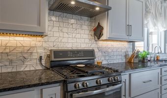 5 Cowboy Dr, Clark, WY 82435
