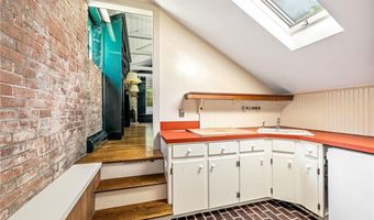 97 Harrison Ave P1, Newport, RI 02840
