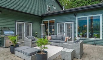 512 River Dr, Clark Fork, ID 83811