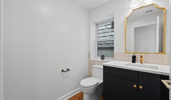 525 AVENUE E 1, Bayonne, NJ 07002