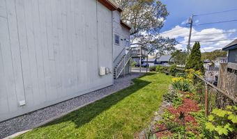 11 Johnson Ave, North Kingstown, RI 02852