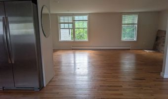9 Center St D, Canton, CT 06019