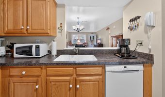 24 Manorwood Dr 24, Branford, CT 06405
