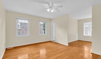 7428 FOUNTAIN HEAD Dr, Annandale, VA 22003