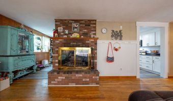 18 Cobb Rd, Ashburnham, MA 01430