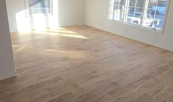 141 E 17th Ave, Albia, IA 52531