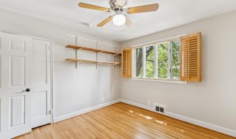 2431 N NOTTINGHAM St, Arlington, VA 22207