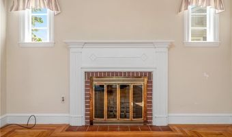 30 Winthrop St, East Providence, RI 02915