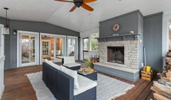 140 RIVER Dr, Appleton, WI 54915