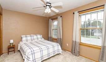 806 Vermont Cir, Ames, IA 50014