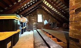 176 Richmond Ave, Amityville, NY 11701