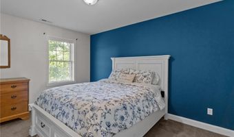 55 Vine St, East Greenwich, RI 02818