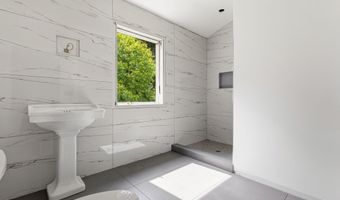 13 Windaway Rd, Bethel, CT 06801