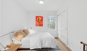 54 Gardiner Dr, Amagansett, NY 11930