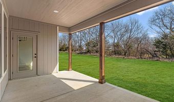 318 Rockers Dr, Baldwin City, KS 66006