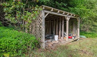 206 Lewis Hill Rd, Bethlehem, NH 03574