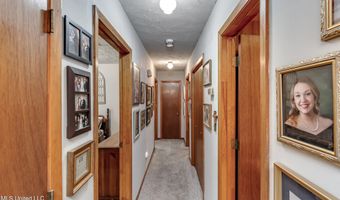 180 Alton Cir, Benton, MS 39039