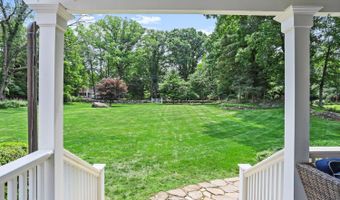 175 Cat Rock Rd, Cos Cob, CT 06807