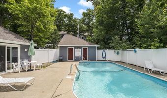 7 Wake Robin Rd 407, Lincoln, RI 02865