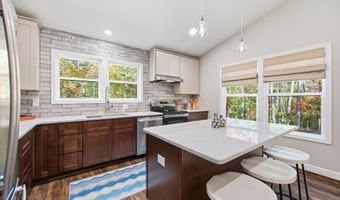 395 DELORIS Rd, Basye, VA 22810