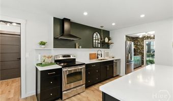 6 Spanish Moss Ct, Savannah, GA 31419